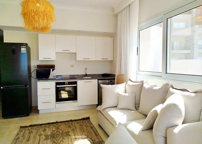 Apartment Breeze, Golf & Sea, 2 Bedroom Luxury With Terrace, Somabay