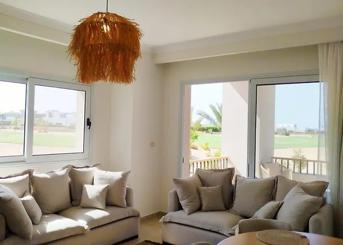 Apartment Breeze, Golf & Sea, 2 Bedroom Luxury With Terrace, Somabay