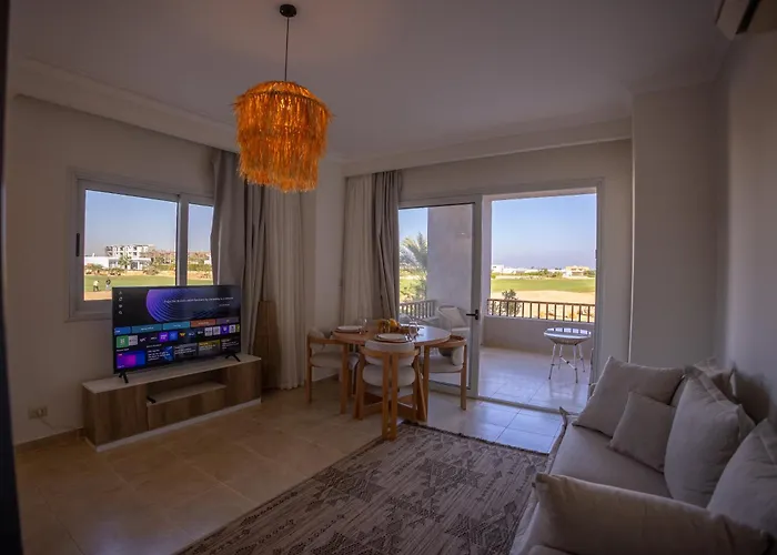 Apartment Breeze, Golf & Sea, 2 Bedroom Luxury With Terrace, Somabay