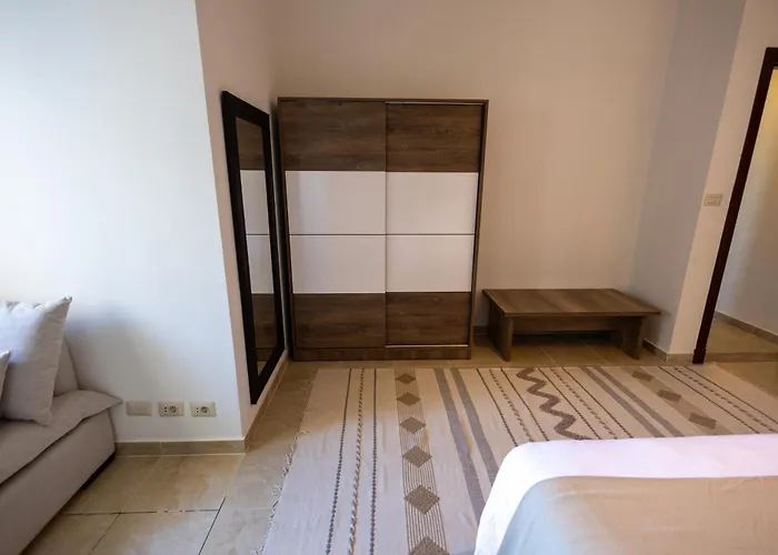Apartment Breeze, Golf & Sea, 2 Bedroom Luxury With Terrace, Somabay